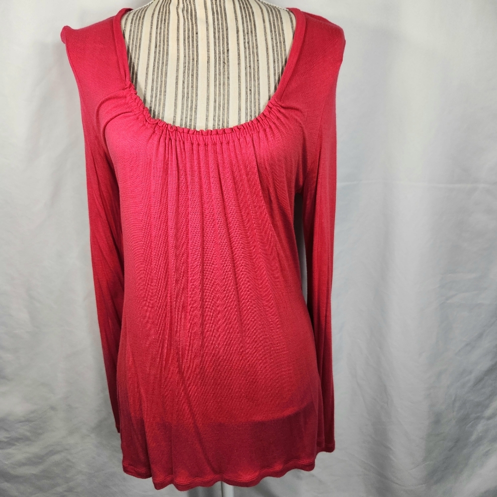 Daisy Fuentes Red Gathered Scoop Neck Long Sleeve Top Size Small